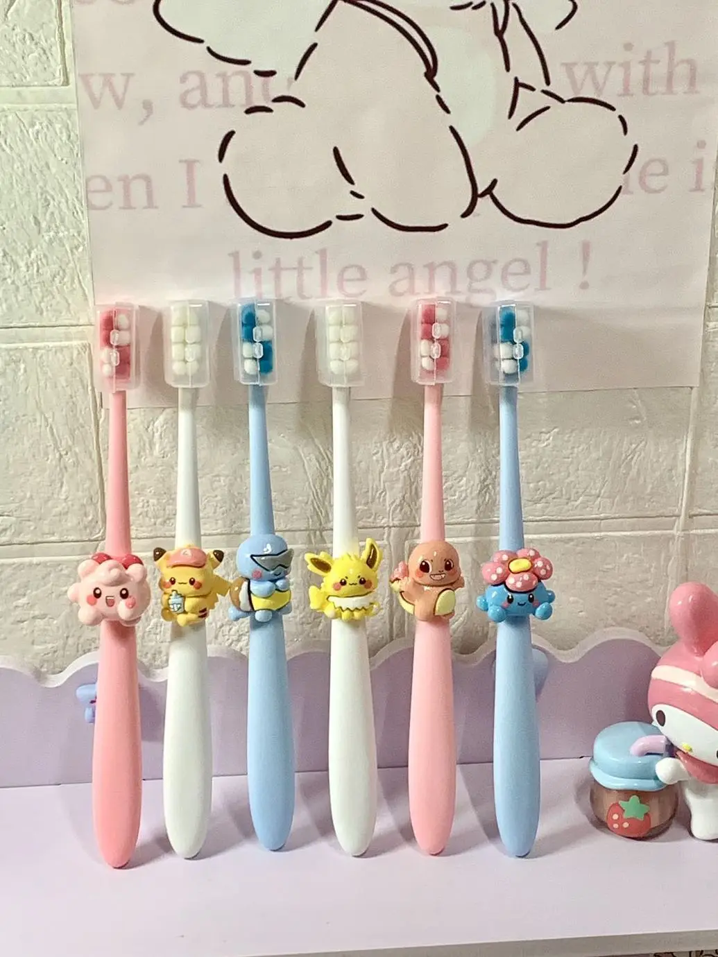 Nuevo cepillo de dientes de cerdas suaves de Pokémon, diseño de dibujos animados, ideal para parejas, estudiantes y adultos, con un aspecto atractivo, para dientes sensibles.