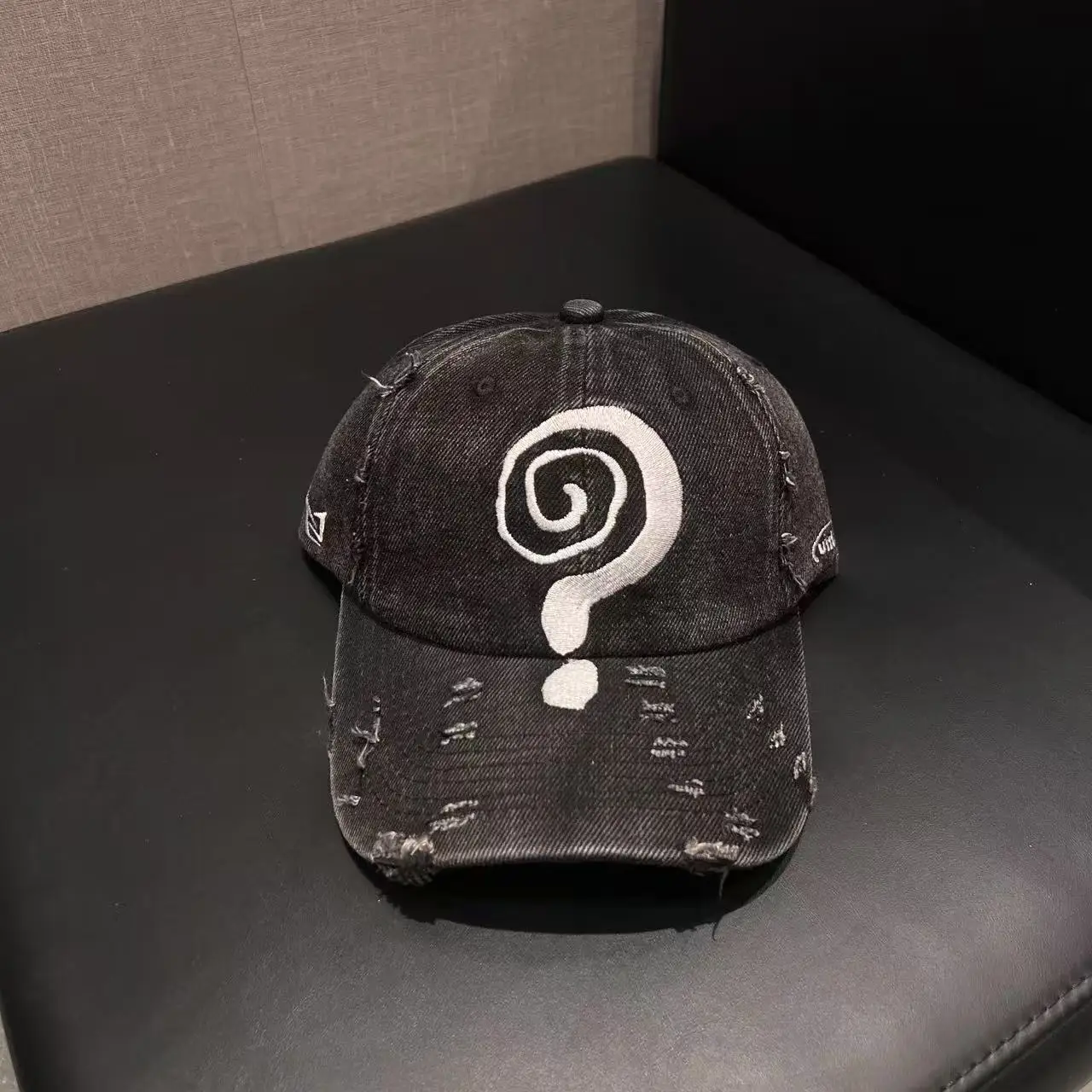 Question Mark embroidery Baseball Cap, Water-Washed Denim, Distressed Look, Hip-Hop Duckbill Hat.