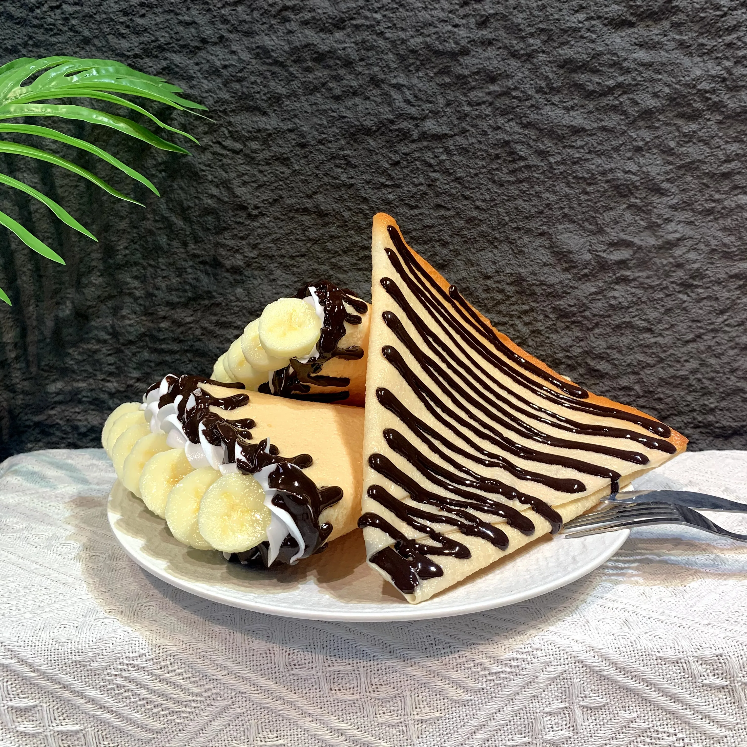 Modelo de comida de tocino tiramisú janelas abertas exibição mayonesa alface sal sabor falso tomoto fatias decoração molho de mor