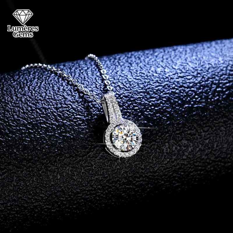 

Подвеска из белого золота 18 карат, 1 карат, муассанит, бриллиантовое ожерелье для женщин, V-образная круглая сумка, платина Pt950, ювелирные изделия, цепочка на ключицу