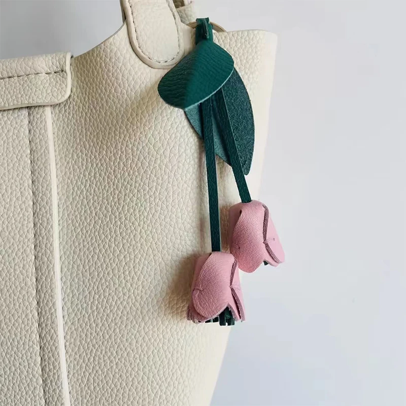 

Genuine Leather Tulip Flower Bag Keychain Pendant Luxury Cactus Four-leaf Clover Design Car Key Pendant Handmade Ladies Gift
