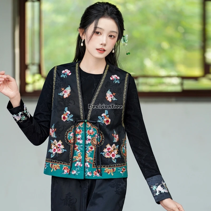 صدرية ربيعية جديدة لعام 2025 على الطراز الوطني الصيني من قماش الجاكار المطرز بالزهور ورقبة على شكل حرف v بدون أكمام سترة نسائية فضفاضة بتصميم عتيق t001