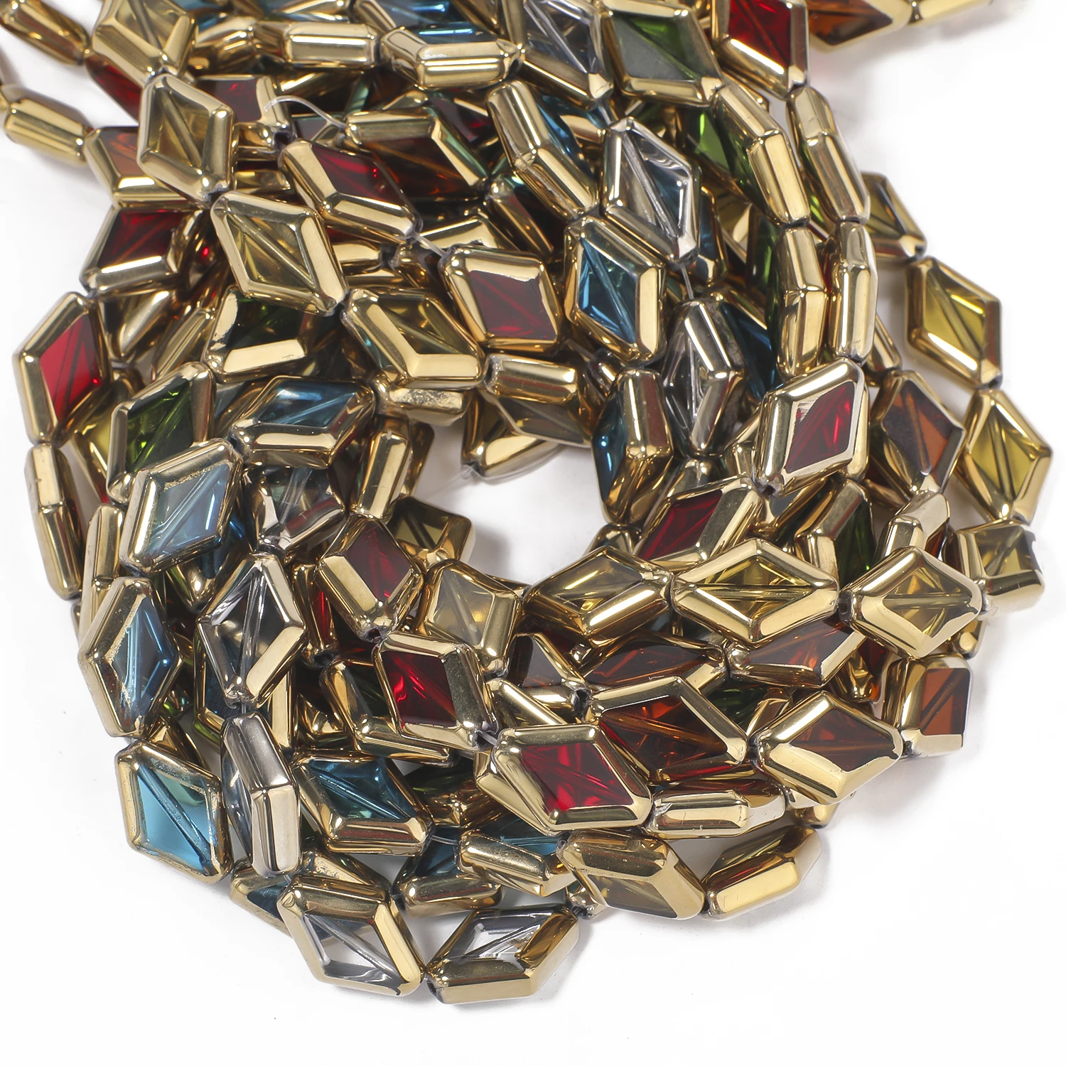 Diamantförmige, goldrandige Kristallquarzperlen, 10 x 15 mm, transparente, farbige Glasperlen für die Schmuckherstellung, zum Selbermachen von Halsketten. – Detail 4