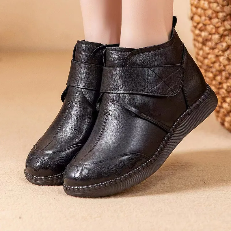 Women's Leather Ankle Boots 2024 New Thick Bottom Plush Shoes Women Winter Warm Shoes Trendy Cool Booties Size 35-41