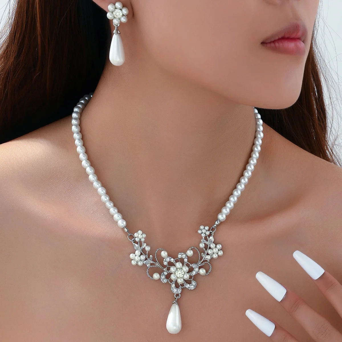 

Elegant American Style Pearl Necklace Set With Zircon Plum Blossom Design Earrings And Necklace Set