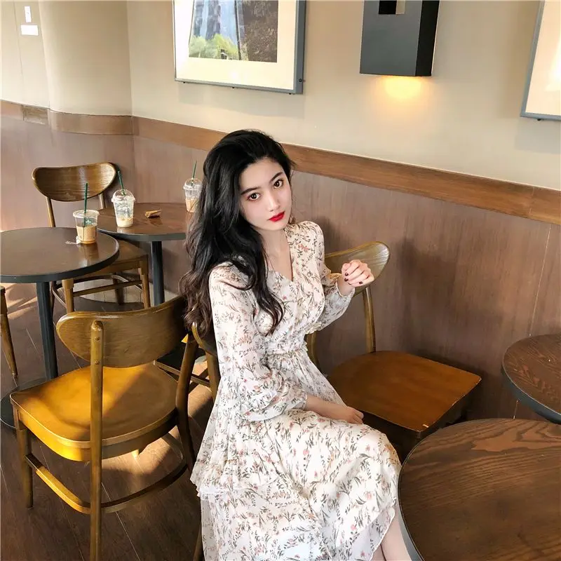 프렌치 레트로 미디 길이 매우 우아한 프렌치 플라티코돈 스커트 작은 꽃무늬 쉬폰 드레스 여름 스타일