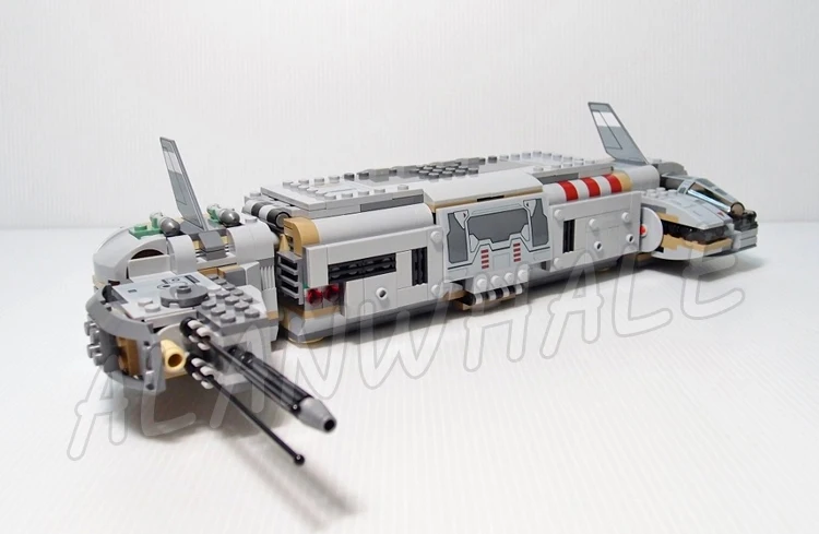 678 Stück Space Plan Resistant Troop Transporter Senkung Ramp 10577 Bausteine Spielzeug kompatibel mit Modell