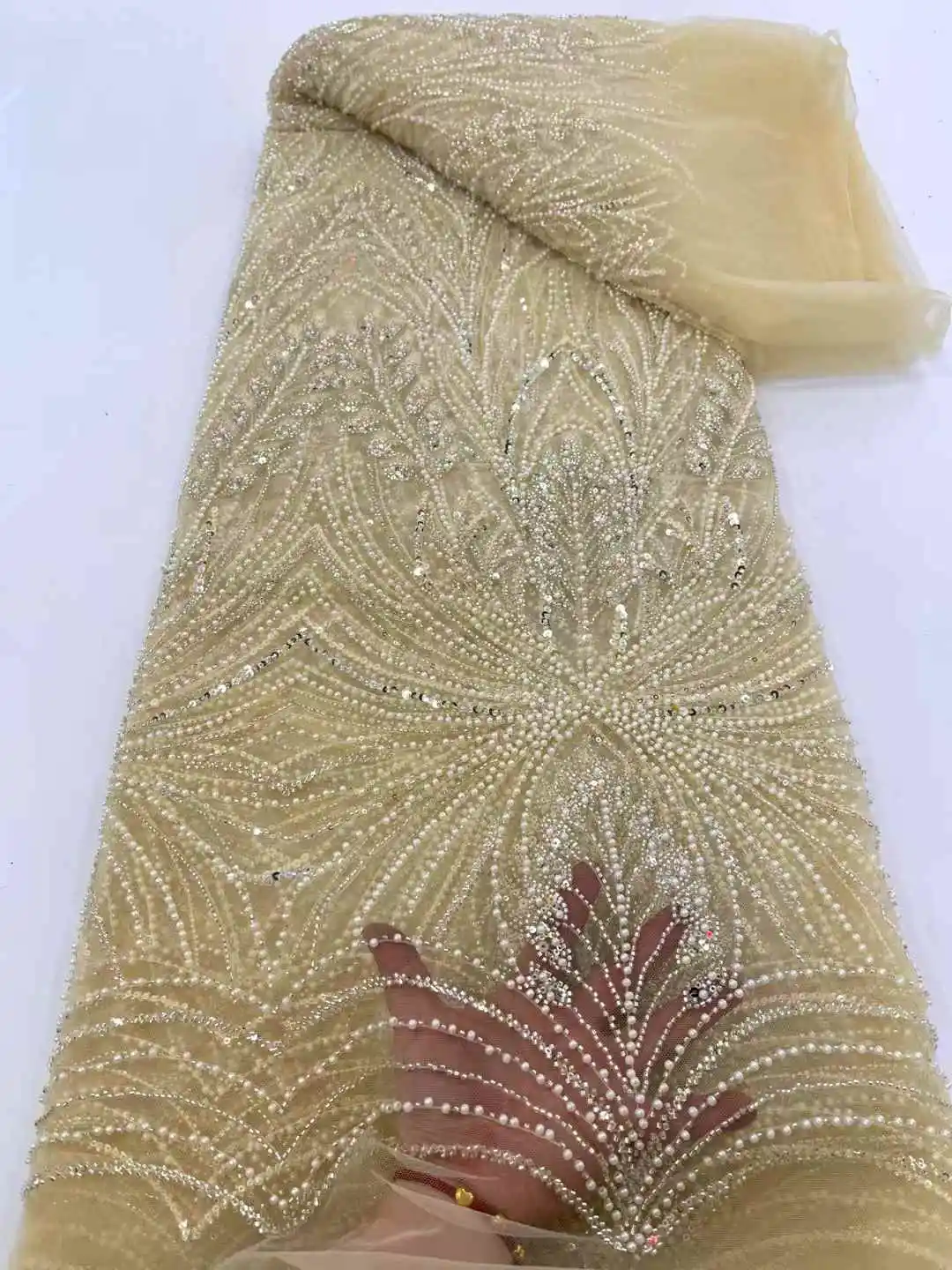 Tessuto di pizzo con paillettes africane di lusso in rilievo 2025 Pizzo di alta qualità 5 metri Tessuto di pizzo francese dorato Tessuti di pizzo nigeriano Festa,
