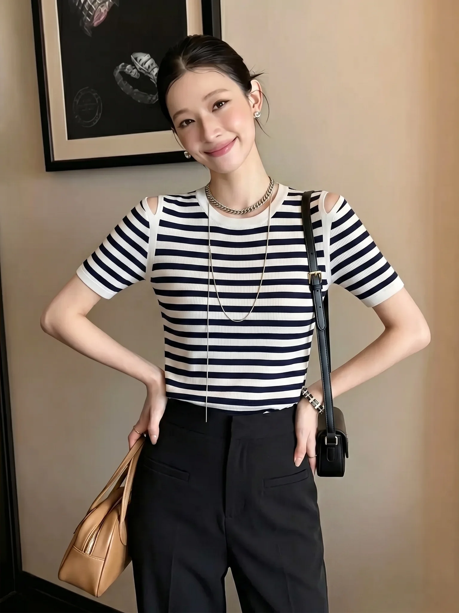 

Unique Design Hollow out Short Sleeve round Neck Striped Knitwear Color Block Slimming Top Korean Style Silk Blend Summer Shirt