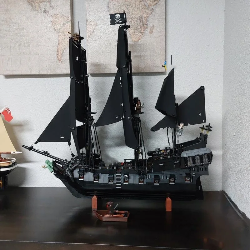 

High 2862pcs Bricks Captain Jack Sparrow's Pirate Ship 10365 Building Galleon Model Assemble Toys Movie Children Christmas Gifts