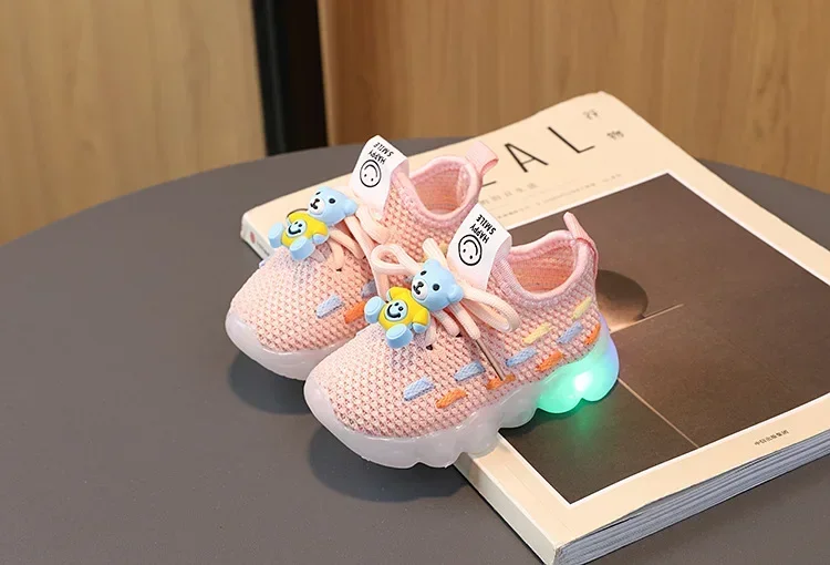 Mode kinder Leuchtende Turnschuhe LED Blinkende Schuhe für Mädchen Baby Casual Schuhe Frühling Herbst Heißer Verkauf Kleinkind Sport Schuhe – Detail 4