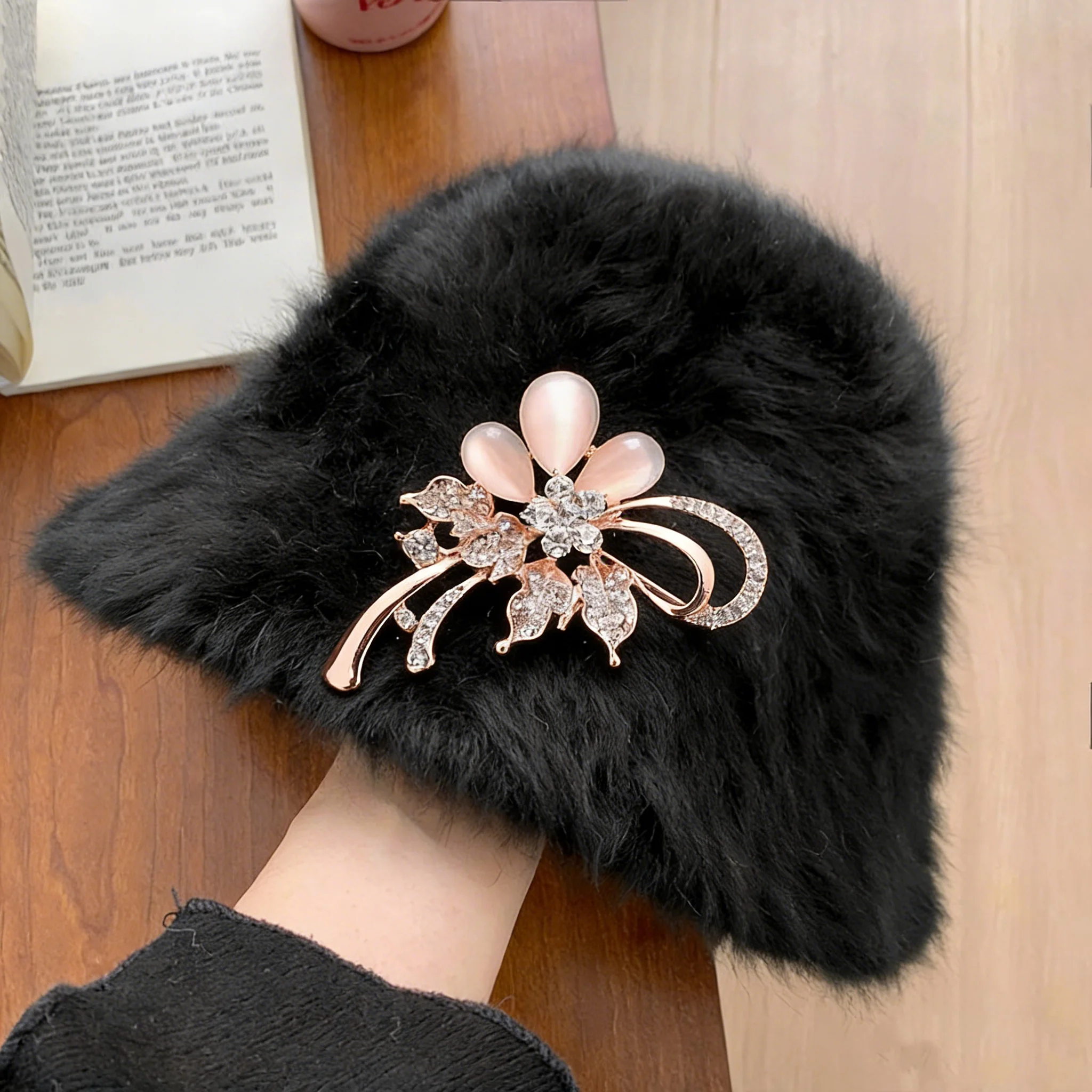 

Vintage Style Pearl Fashionable Rhinestone Embellished Faux Fur Hat, Elegant Evening Party Clubwear Bucket Hat for Women