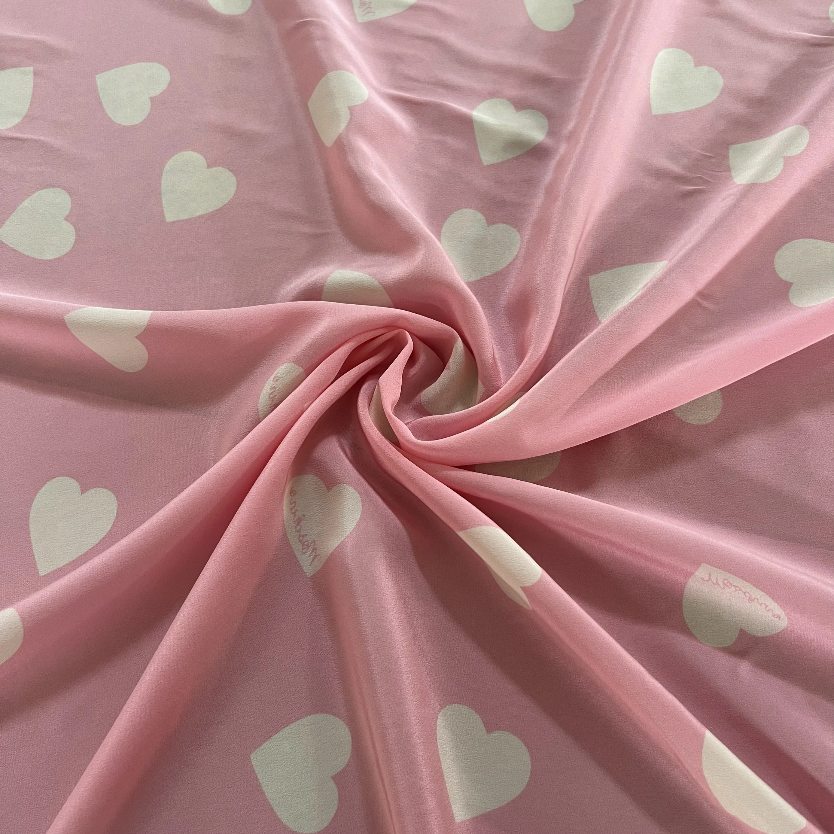 

1 meter 100% Mulberry Silk 16 momme Crepe Silk Fabric Pink Hearts Printed 114cm 44" wide by the yard XX271