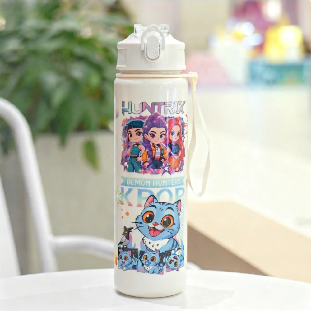 

700ml Kpop Plastic Children's Water Bottle Large Capacity Cartoon Straw Water Bottle Suitable for Outdoor Use and Easy To Carry