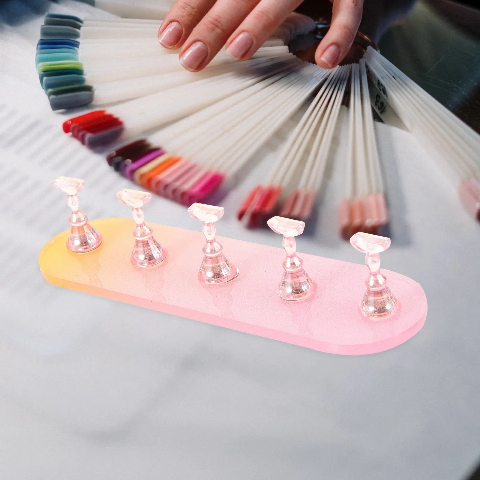 

1 комплект: Стойки для демонстрации маникюрных изделий, тренировочные подставки для практики маникюра, магнитные держатели для ногтей, декоративные инструменты для демонстрации ногтей