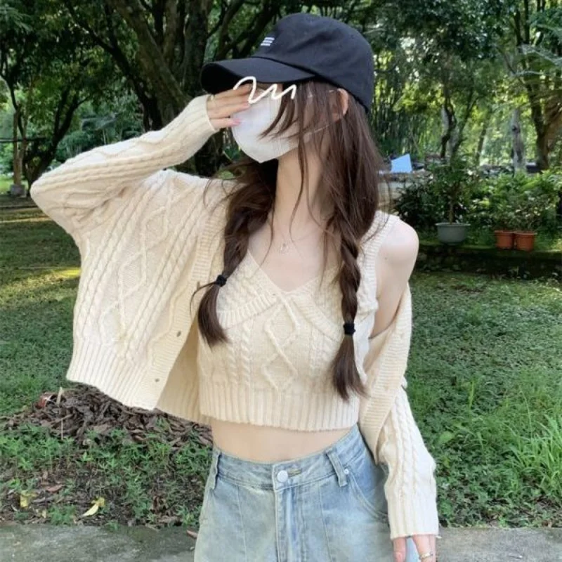 Sweaters V Neck Tanks Two Piece Short Cardigan Solid Sets Knitted Vintage Women Fashion High Street Sueter Crop Tops Pull Femme