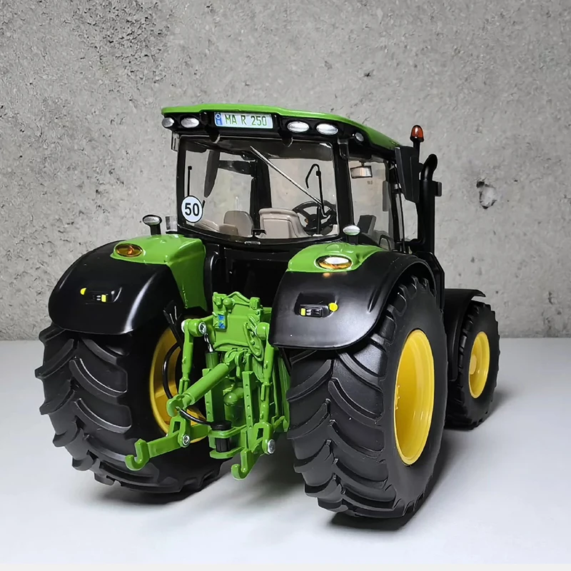 6R 250 Simulation Alloy Tractor Model,Decoration,Adult Boy Toy Gift,Collection Display,agricultural Machinery Model,green,1:32 - Image 3