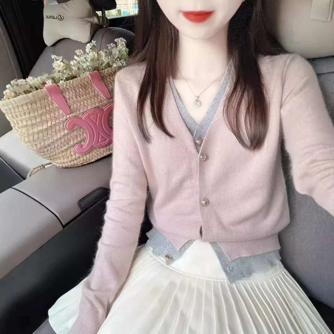 

Color-Block Fake Two-Piece V-Neck Knitted Cardigan For Women Early Autumn 2024 New Korean Style High-End Pink Sweater