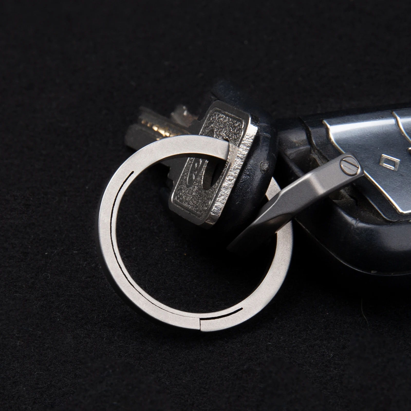 Titanium Key Rings Quick Release Split Keychain Durable Heavy Duty Organizer for Car Keys Home Office Use Men Women
