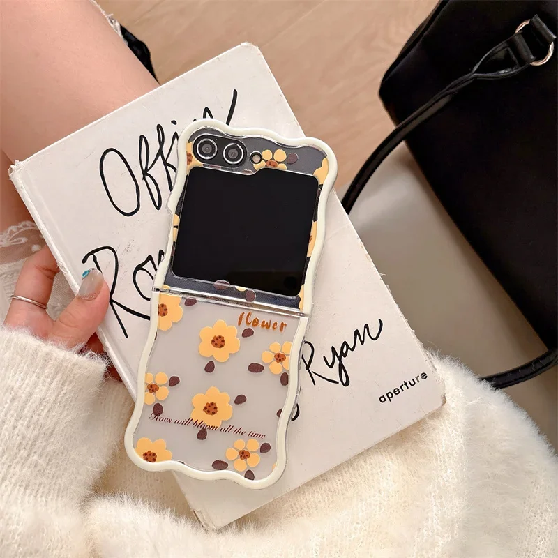 Phone Case For Samsung Galaxy Z Flip 6 5 4 3 Ins Flower Bracelet Wave Clear Shockproof Cover For Samsung Z Flip6 ZFlip6