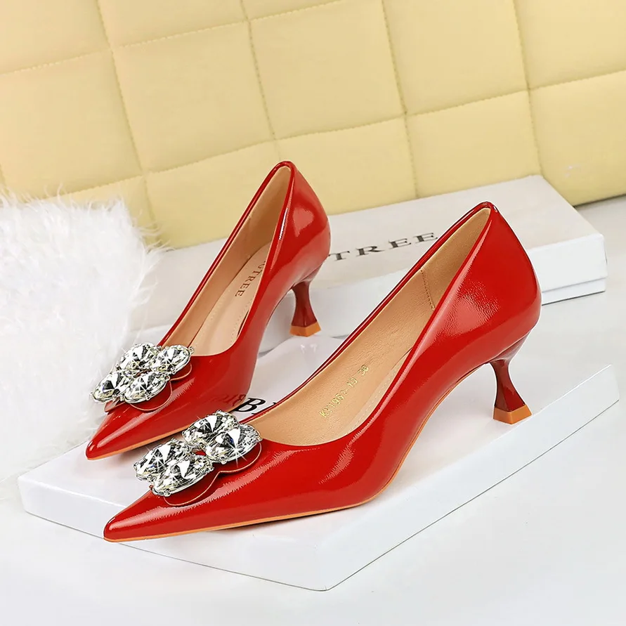 

Женская обувь, модные банкетные туфли на тонком каблуке, женские пикантные туфли из лакированной кожи с легким носком и острым носком, туфли на высоком каблуке со стразами