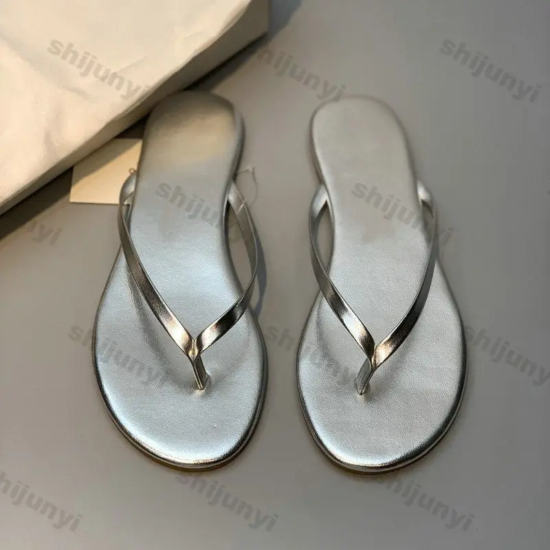 Damen Flip-Flops 2026 Sommer Neu Bequeme Atmungsaktive Weiche Sohle Strand Leichte Modische Outdoor Slip-on Freizeit-Flats