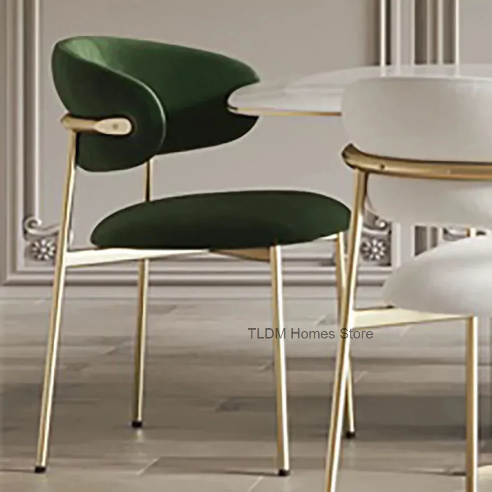 Luxuriöse grüne Esszimmerstühle, goldene Metallbeine, bequeme Metallbeine, Lounge, moderne Esszimmerstühle, Design, Silla Rosa, Innenmöbel