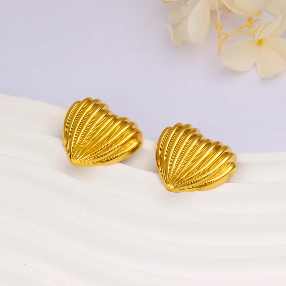 DIY accessories Fashion peach heart pleated texture earrings women's cross-border European and American ins wind irregular heart
