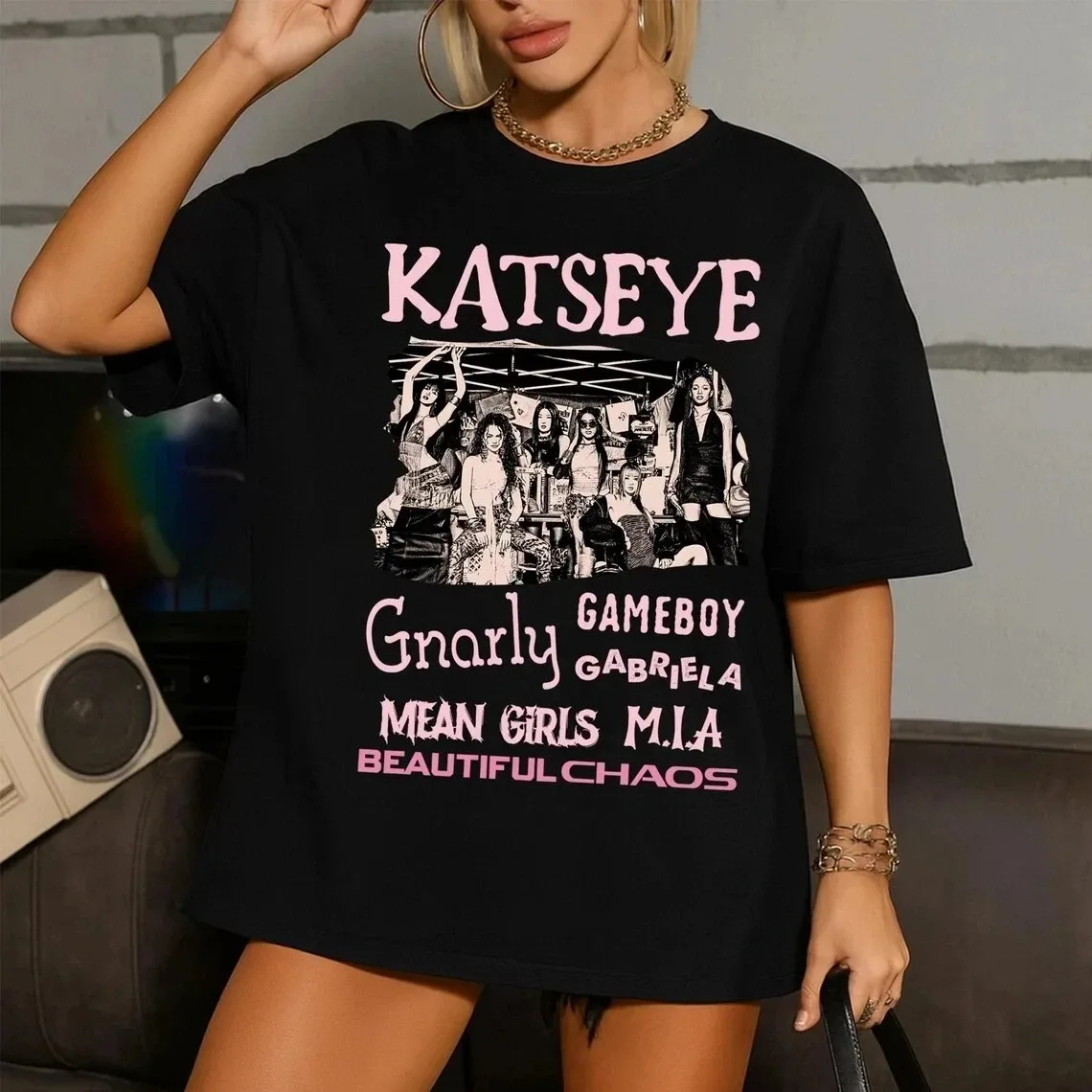 เสื้อยืดลายกราฟิกสไตล์เรโทร Katseye Beautiful Chaos ปี 2025 ของขวัญสำหรับผู้หญิง ผู้ชาย เสื้อยืดโอเวอร์ไซส์ แขนสั้น ยูนิเซ็กส์