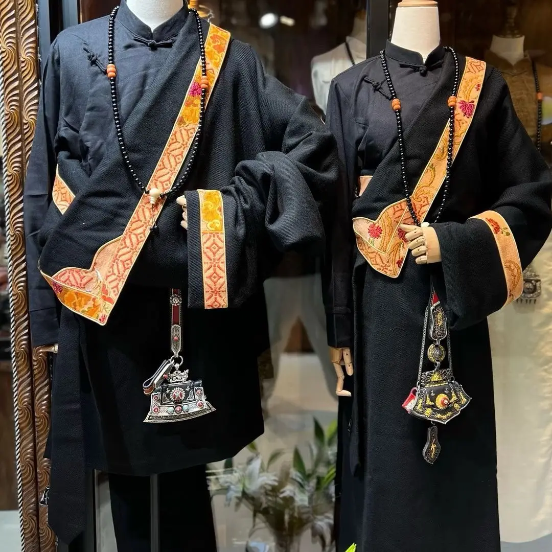 男性と女性のチベットパフォーマンス服シングルチベットローブ