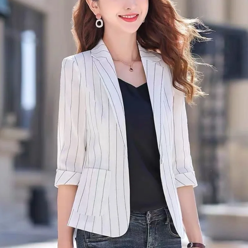 Women\'s Spring and Autumn Korean New Small Suit Coat Commuter Fashion Stripe Button Pocket Splicing Versatile 3/4 Sleeve Jacket