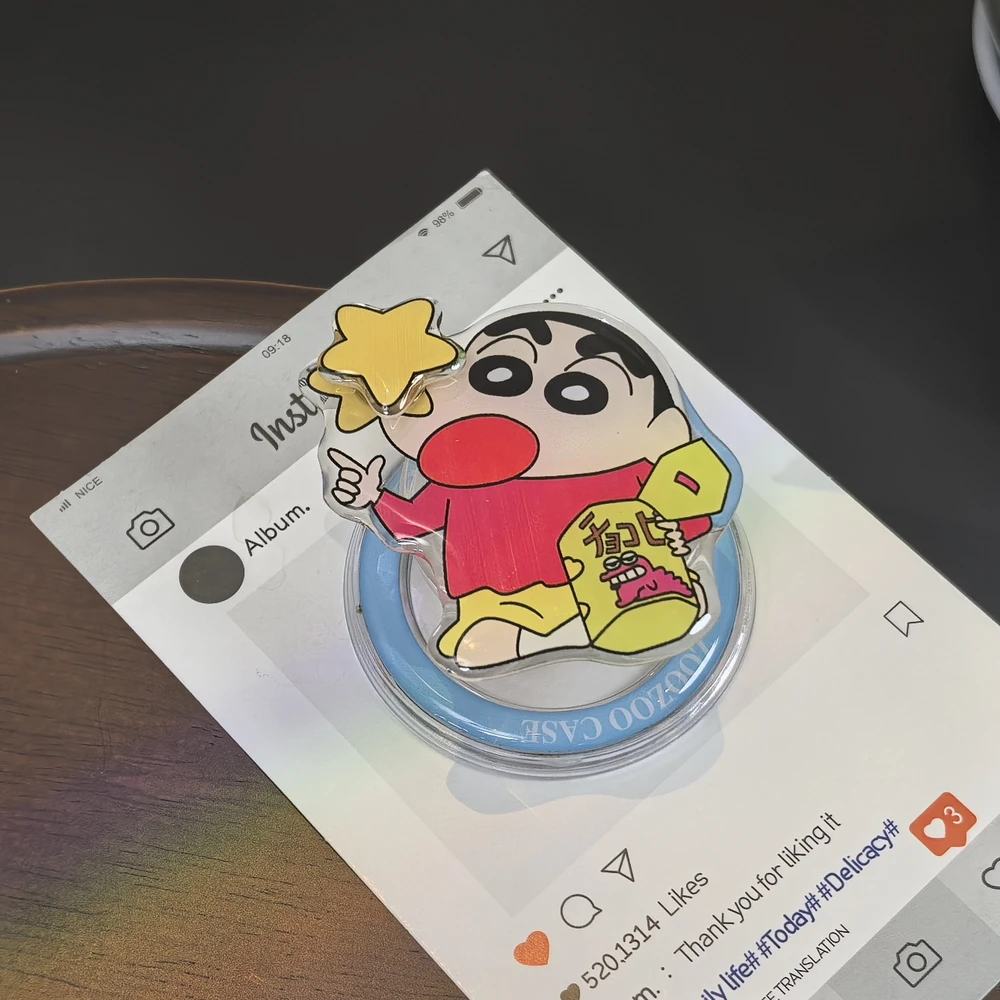 Crayon Shin-chan Niedlicher Magnetischer Handyhalter für Magsafe, Griptok Grip Tok Ständer für iPhone und Samsung, Faltbarer Kabelloser Ladehalter – Detail 2