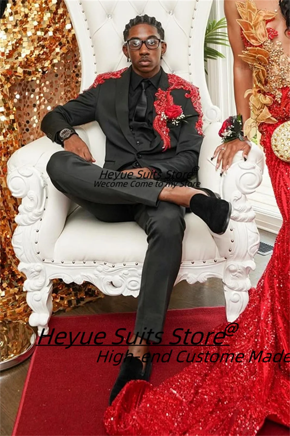 

Роскошные мужские костюмы с красными аппликациями, индивидуальный пошив, приталенный крой, шалевый воротник, свадебные смокинги для жениха, комплект из 2 предметов, мужские пиджаки для вечеринок, Ropa Hombre