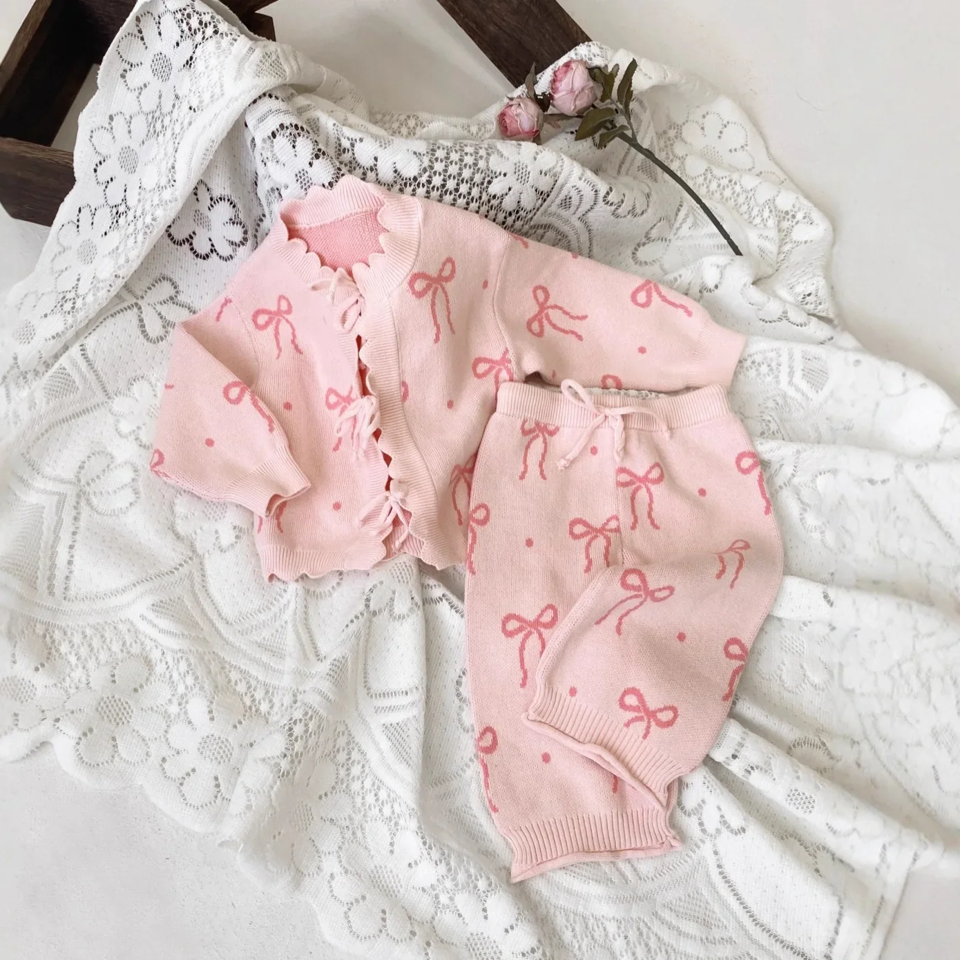 nouvel-ensemble-de-vetements-printemps-2026-pour-bebe-fille-cardigan-en-tricot-a-nœud-et-pantalon-2-pieces-–-tenue-pull-pour-tout-petits