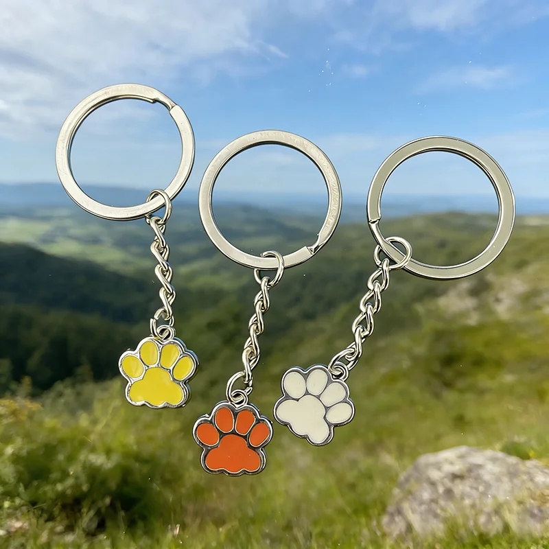 7-teiliges Set Bunte Katzenpfoten-Schlüsselanhänger aus Zinklegierung mit Emaille-Tierpfoten-Anhänger als Taschenanhänger und Geschenk – Detail 6