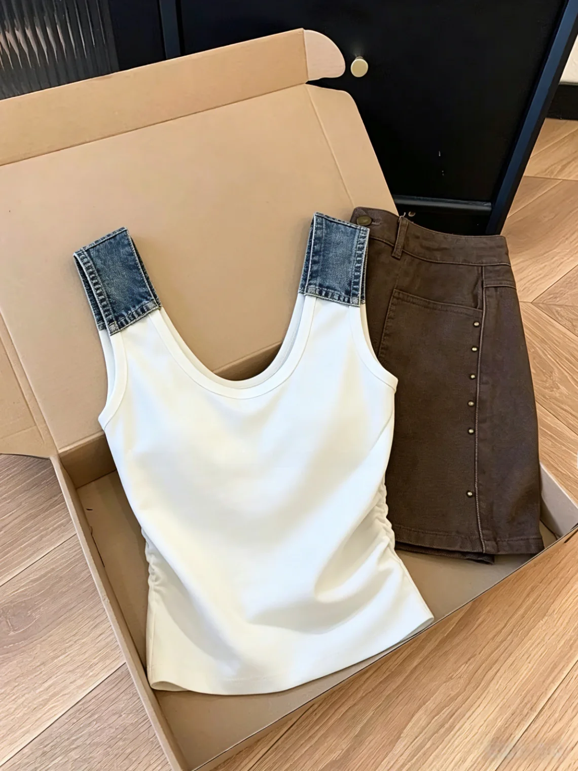 

Summer New Style Women's Denim Splicing Strap Vest Waist Inward Pleated Outerwear Silk Material Commute Korean Version Slim Fit