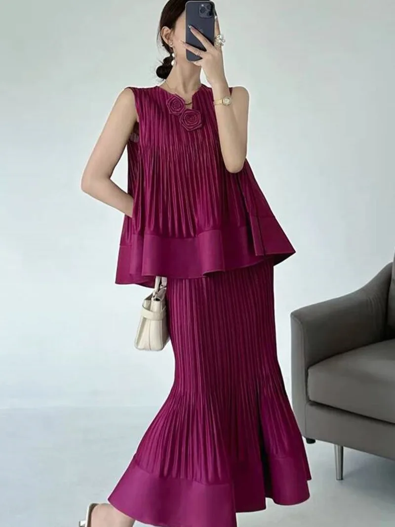 Pleated Black Summer Women's Two Pieces Set 2025 New Summer Sleeveless V Collar T-shirt And Elastic Waist Skirt 2UJFQ