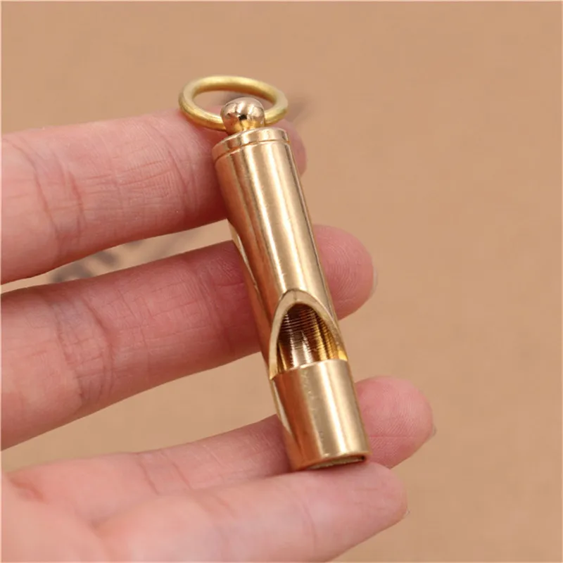 Factory-selling Retro Brass Whistle Handmade Pure Copper Survival Whistle Keychain Pendant Outdoor Supplies EDC Tools