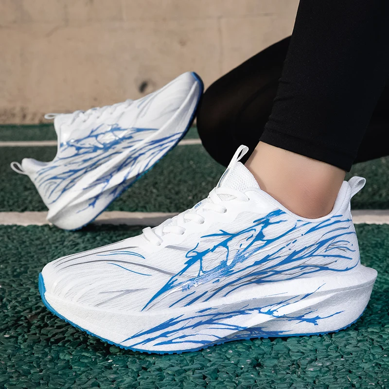 

Carbon Plate Cushioning Running Shoes, Luminous Anti-slip Racing Training Shoes, Men's and Women's Lightweight Sports Shoes