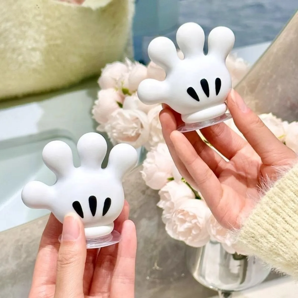 1PC Cartoon Style Toothbrush Holder Cute Bathroom Towel Suction Cup Multi-Function Hook Traceless Data Cable Winder Organizer