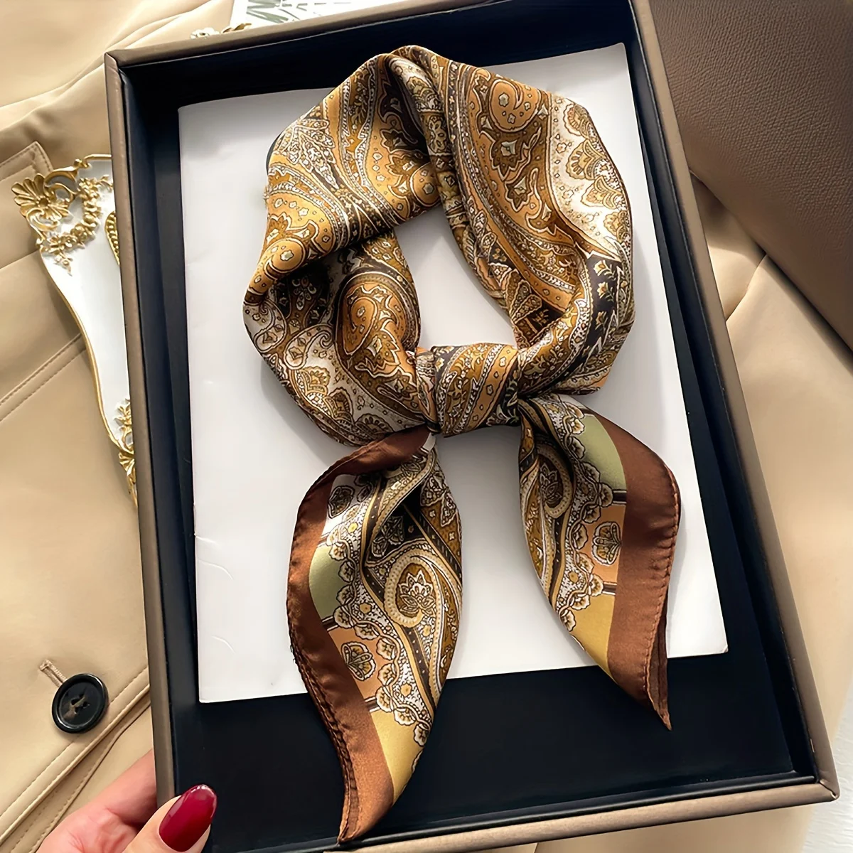 وشاح مربع صغير مطبوع بيزلي مقاس 27.56 بوصة، وشاح رفيع للرقبة، وشاح رأس واقي من الشمس بنمط ناضج، للسيدات فقط