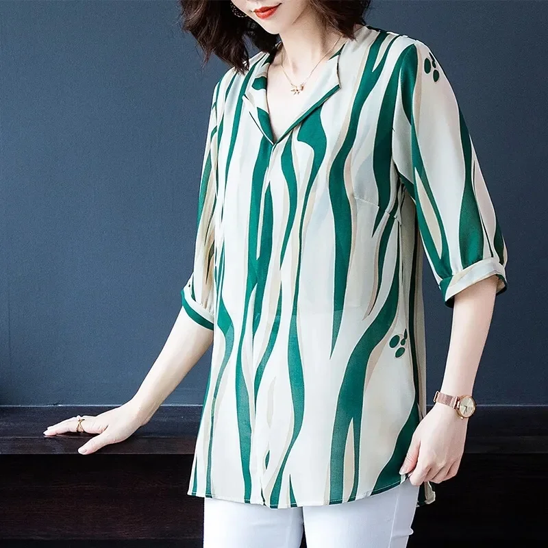 

2023 Summer Middle-age Women's Thin Chiffon Blouses Oversize L-6xl Loose Stripe Shirts Ffeminine V-neck Half-sleeve Pullover Top