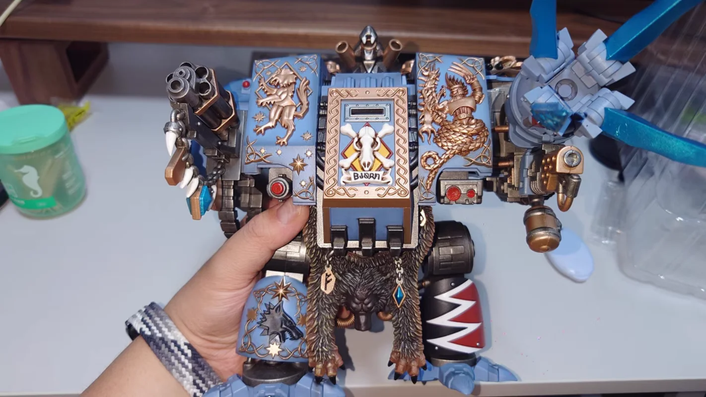 Disponibile Joytoy 40k Space Wolves Bjorn Action Figure Decorazione bambola Serie regalo Collezione di ciondoli Modello originale Pretty Cure