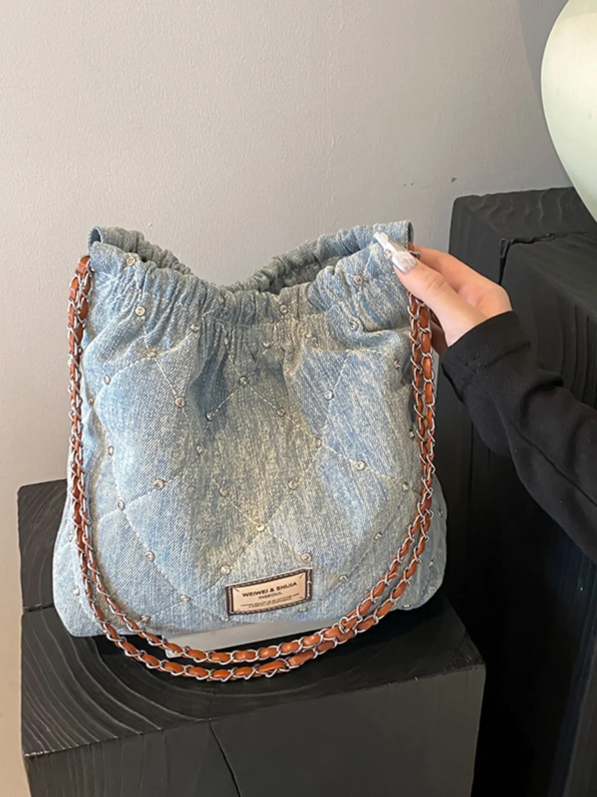 Denim Bucket  Chain Tote Bag Shoulder Crossbody Bags for Women Handbag and Purses 2024 New Ladies Messenger Bags Trendy Designer