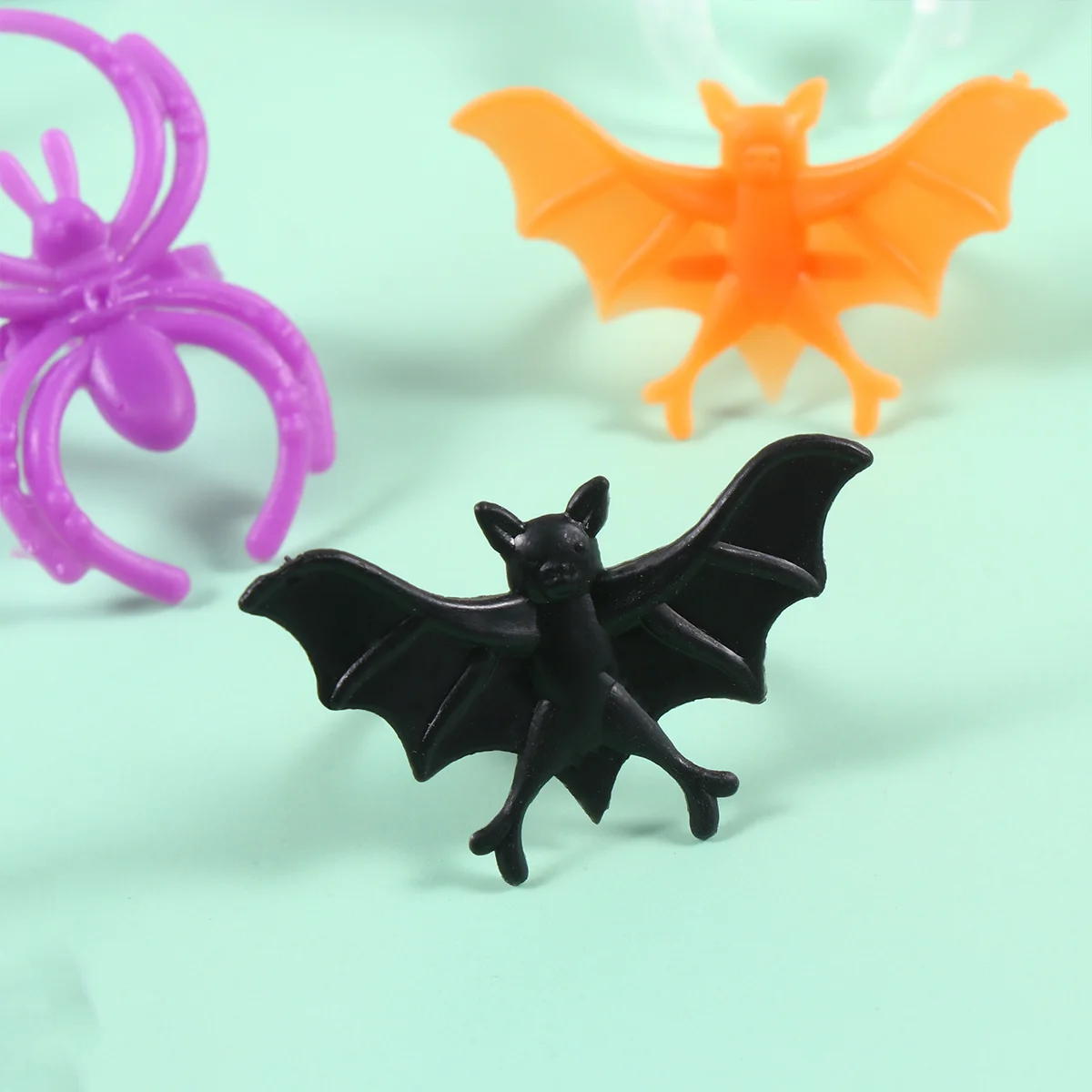 60 Pcs Halloween Ring Bat Spider Skull Finger Jewelry Toys Party Decoration Rings Festival Gifts Pattern Cake