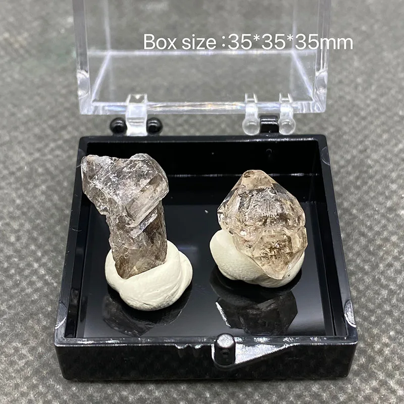 100% natural Oil gallbladder diamond crystal diamond gem  stone (can be made as a pendant)  Collections+Box size：35*35*35mm