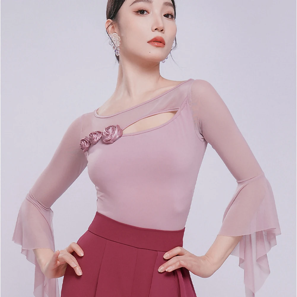 تي شيرت نسائي لاتيني قصة مجوفة جديدة سوداء ثلاثية الأبعاد على شكل زهرة ممارسة التورمالين الأزرق للحفلات الراقصة بأكمام شبكية وردي