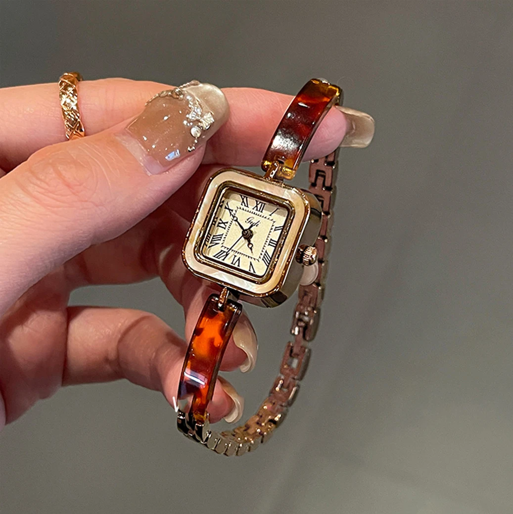 Luxury Vintage Women's Watches With Roman Numerals and Square Dial Quartz Ladies Watch with Amber Bracelet Perfect Gift NEW