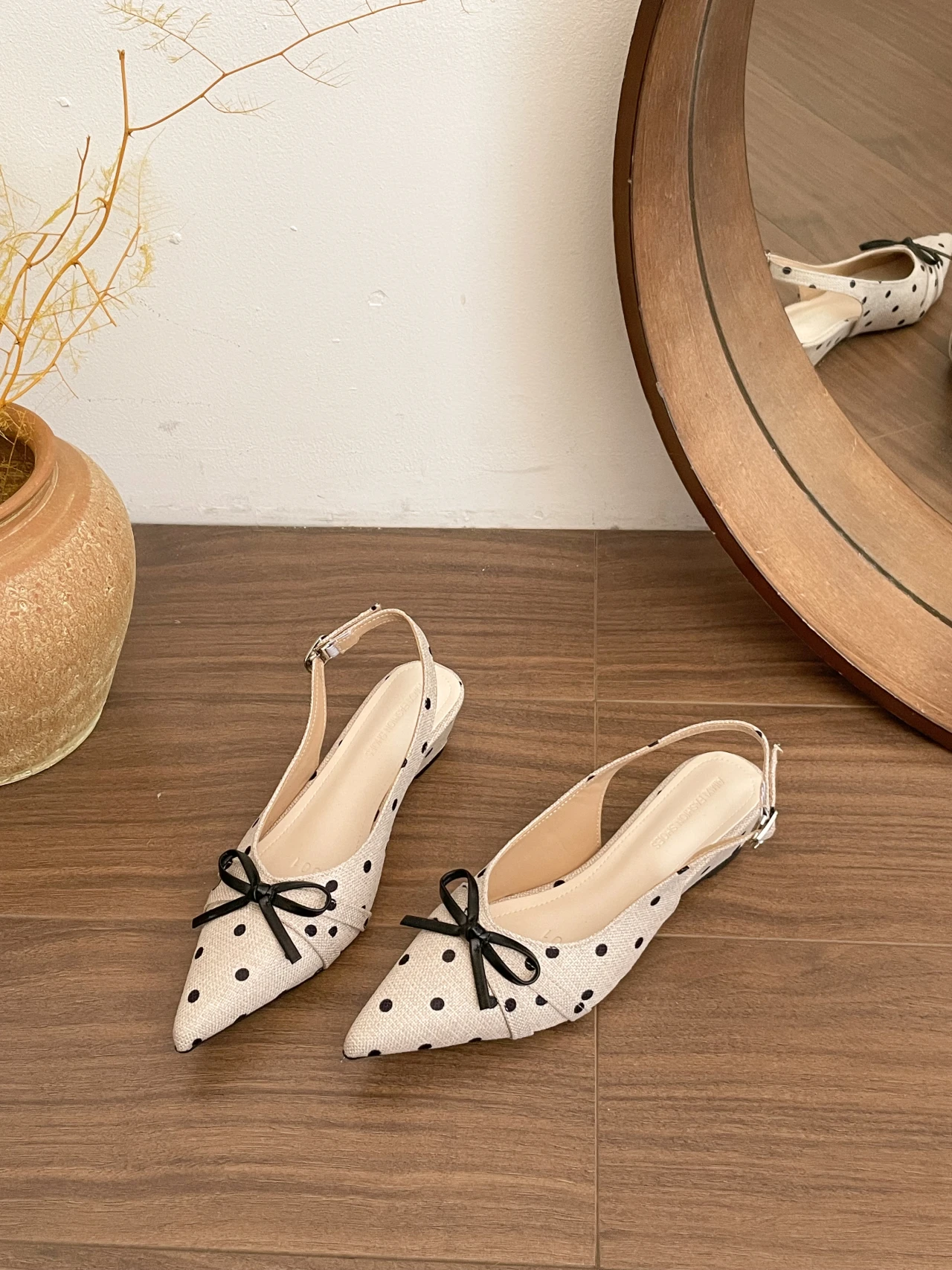 Fashion Versatile Bow Pointed Polka Dot Sandals for Women 2026 New Summer Style Single-strap Popular Wedge Slides