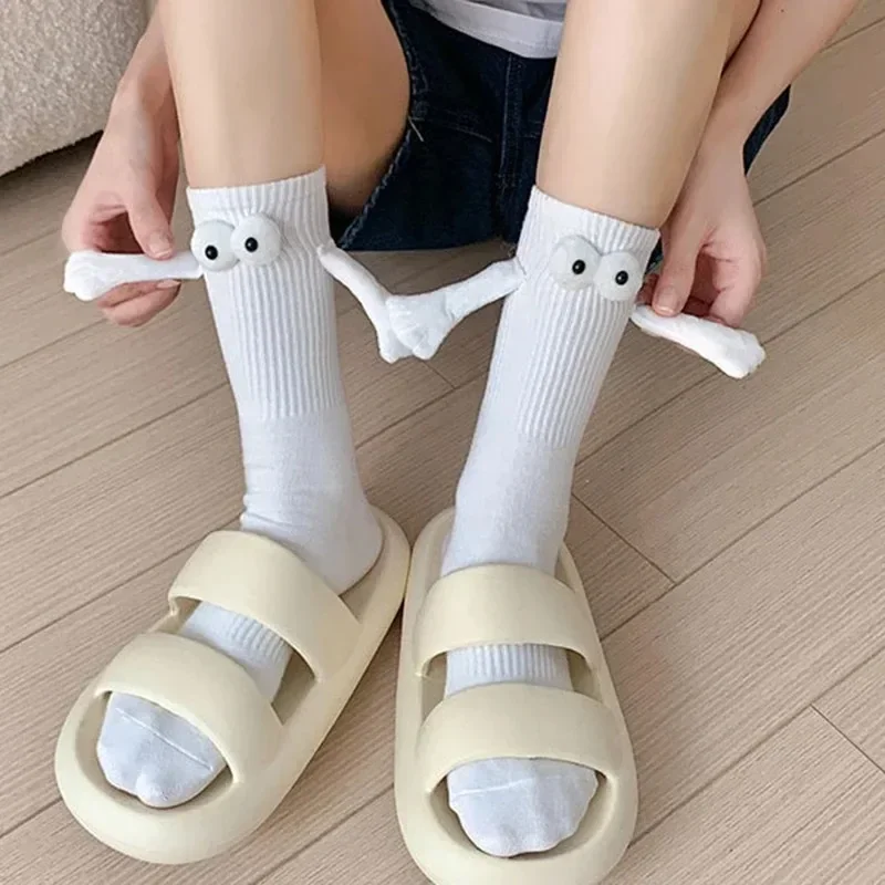 Fashion Funny Creative Magnetic Attraction Hands Black White Cartoon Eyes Couples Socks 1 Pair Celebrity Couple Socks